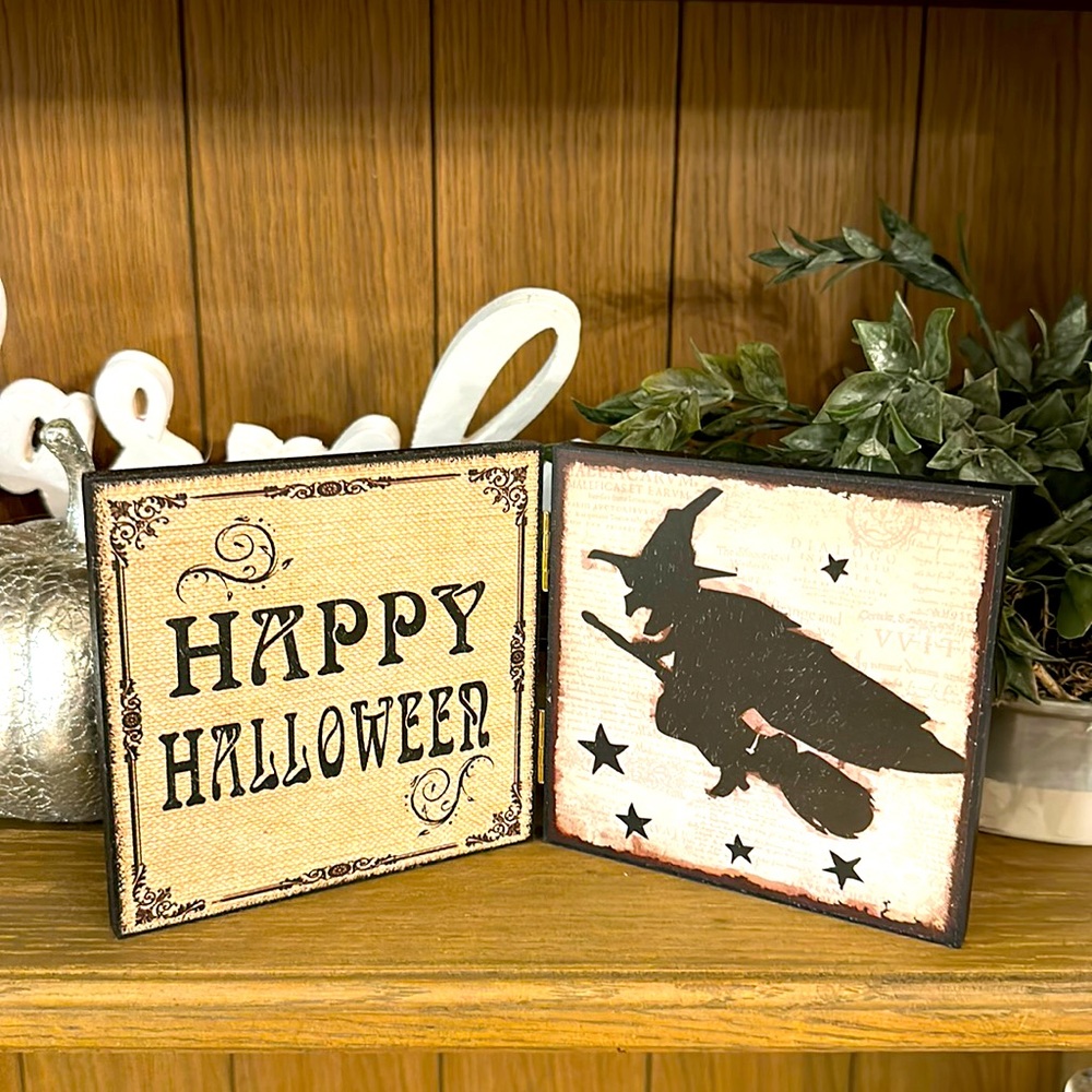 EUC Hobby Lobby Happy Halloween witch 🧙 Decor
